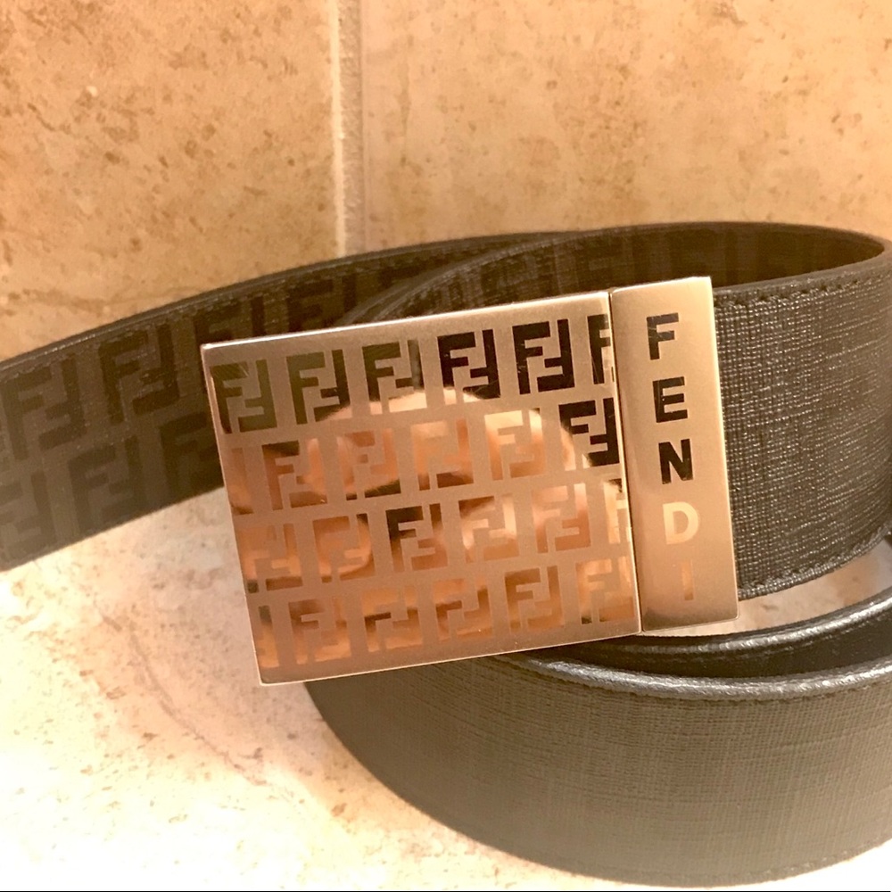 NWOT Men’s Fendi Reversible belt